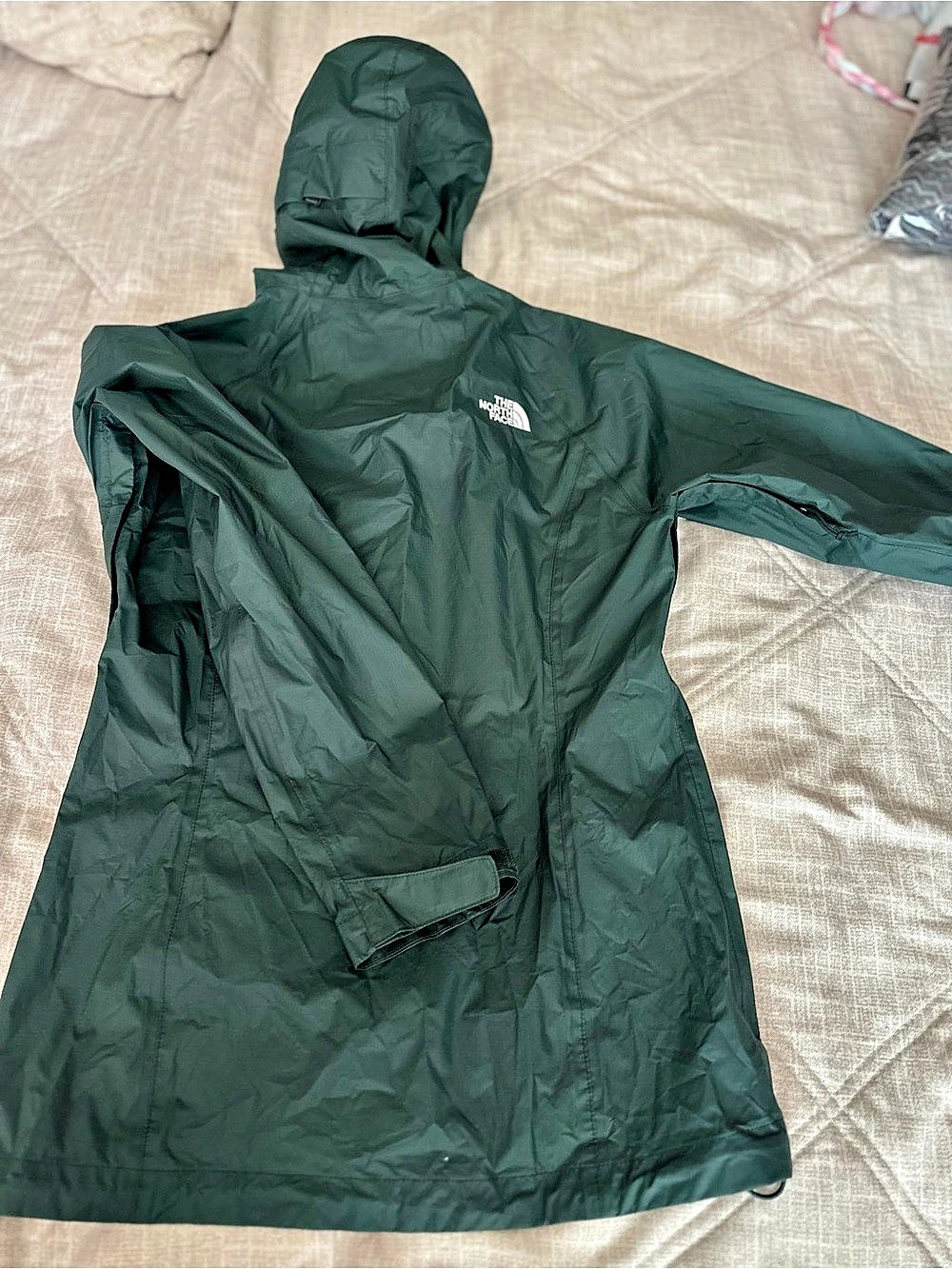 The North Face Venture 2 Jacket in Green Small